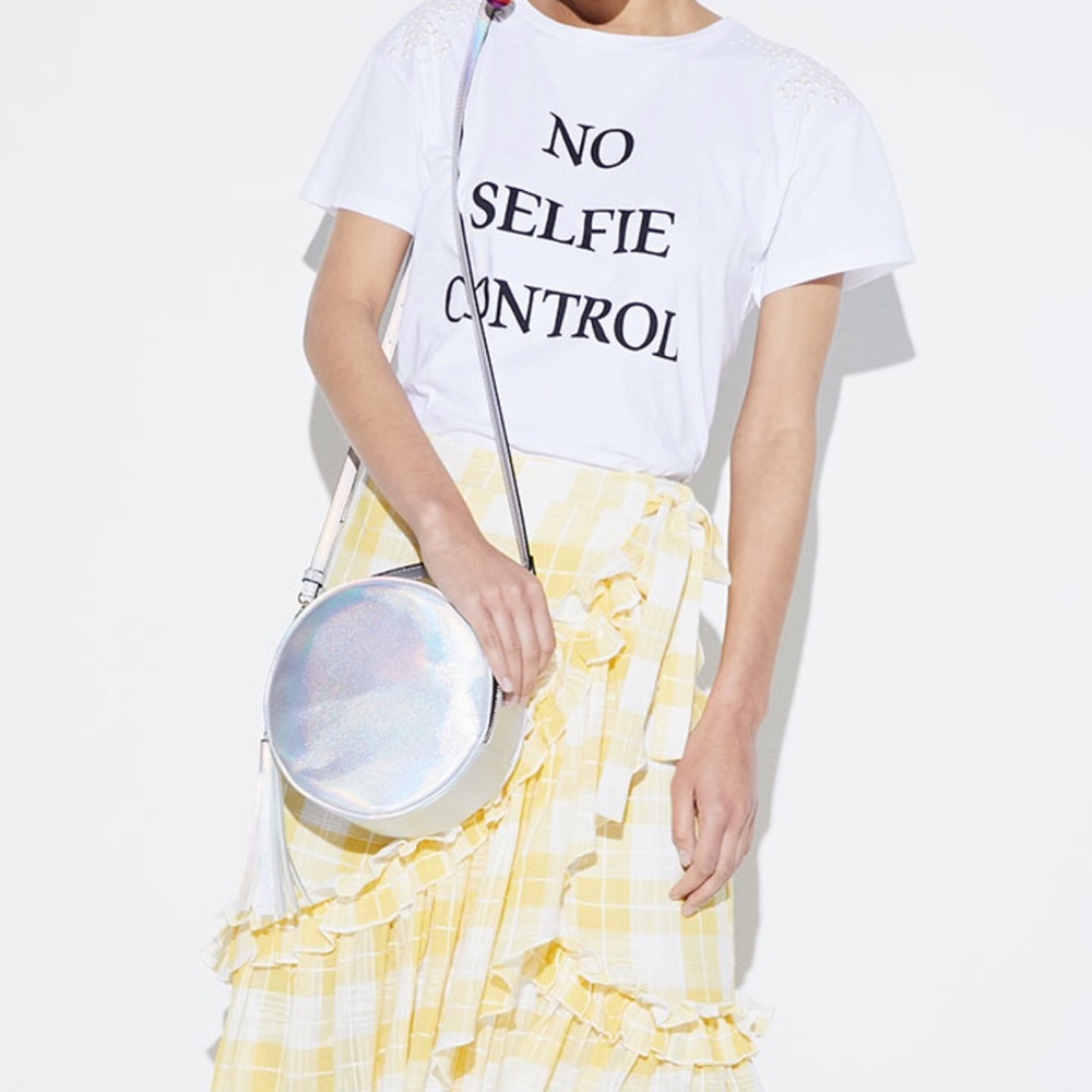 Romeo + Juliet Couture No Selfie Control Top
